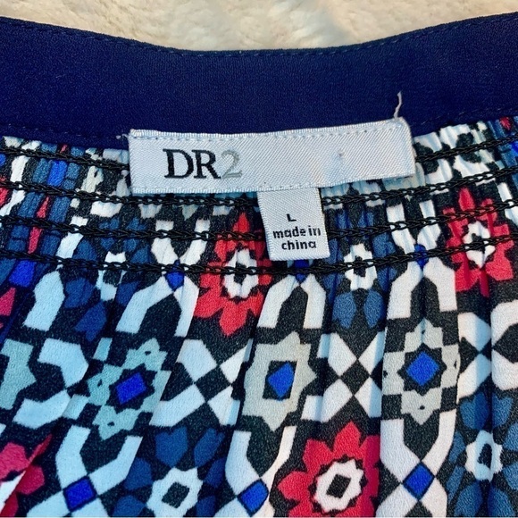 DR2 Tunic Top Large Red Navy Blue White Gray Keyhole Drawstring Tassels Floral - Picture 10 of 16